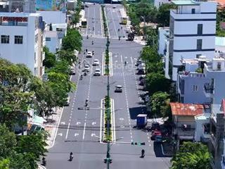 Bán nhà 1 trệt 4 lầu mặt tiền lê hồng phong