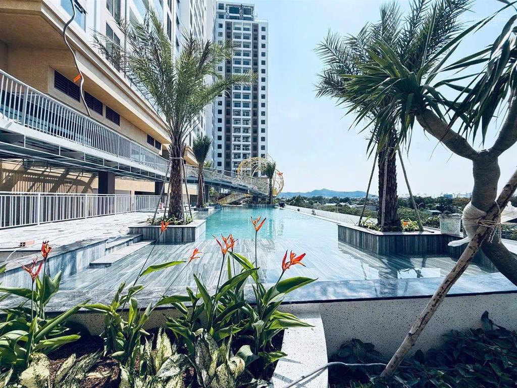Căn góc lầu cao view biển 3pn  centre point