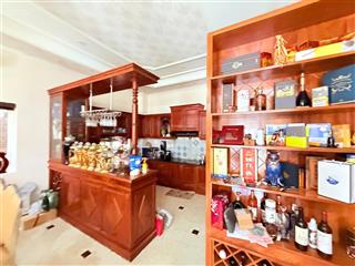 Bán biệt thự lạc long quân  phường 2