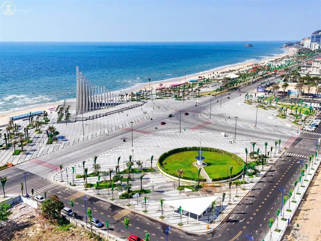 Đất xây khách sạn mặt tiền thùy vân
