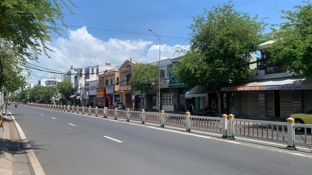 Mặt bằng lớn đường 30/4  p. rạch dừa