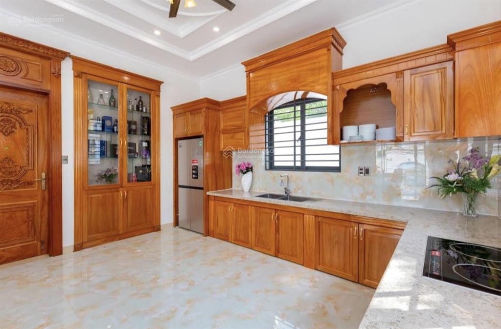 Biệt thự góc 2 mặt tiền  phong cách tân cổ điển ngay biển bãi sau vũng tàu