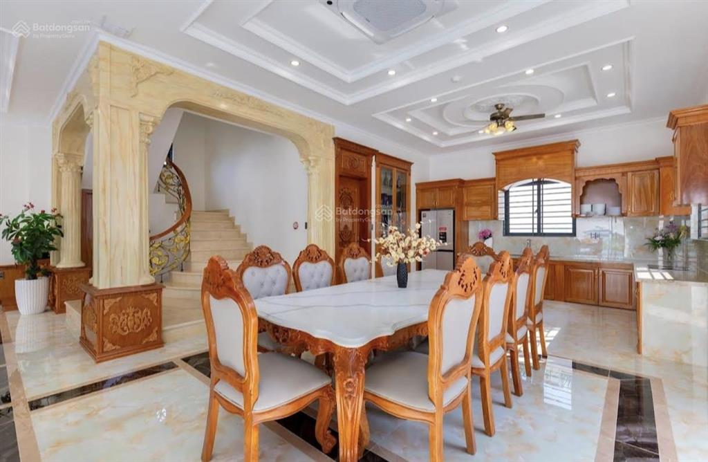 Biệt thự góc 2 mặt tiền  phong cách tân cổ điển ngay biển bãi sau vũng tàu