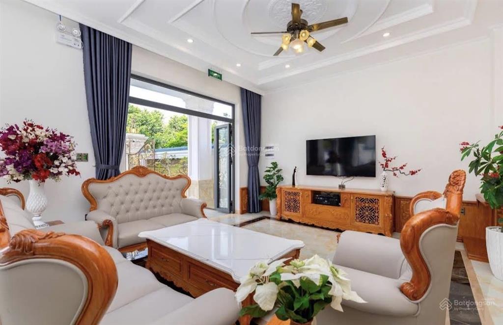 Biệt thự góc 2 mặt tiền  phong cách tân cổ điển ngay biển bãi sau vũng tàu
