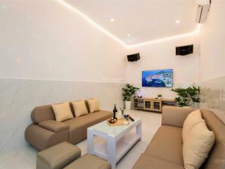 Biệt thự hồ bơi mặt tiền đường 30m  cách biển 150m