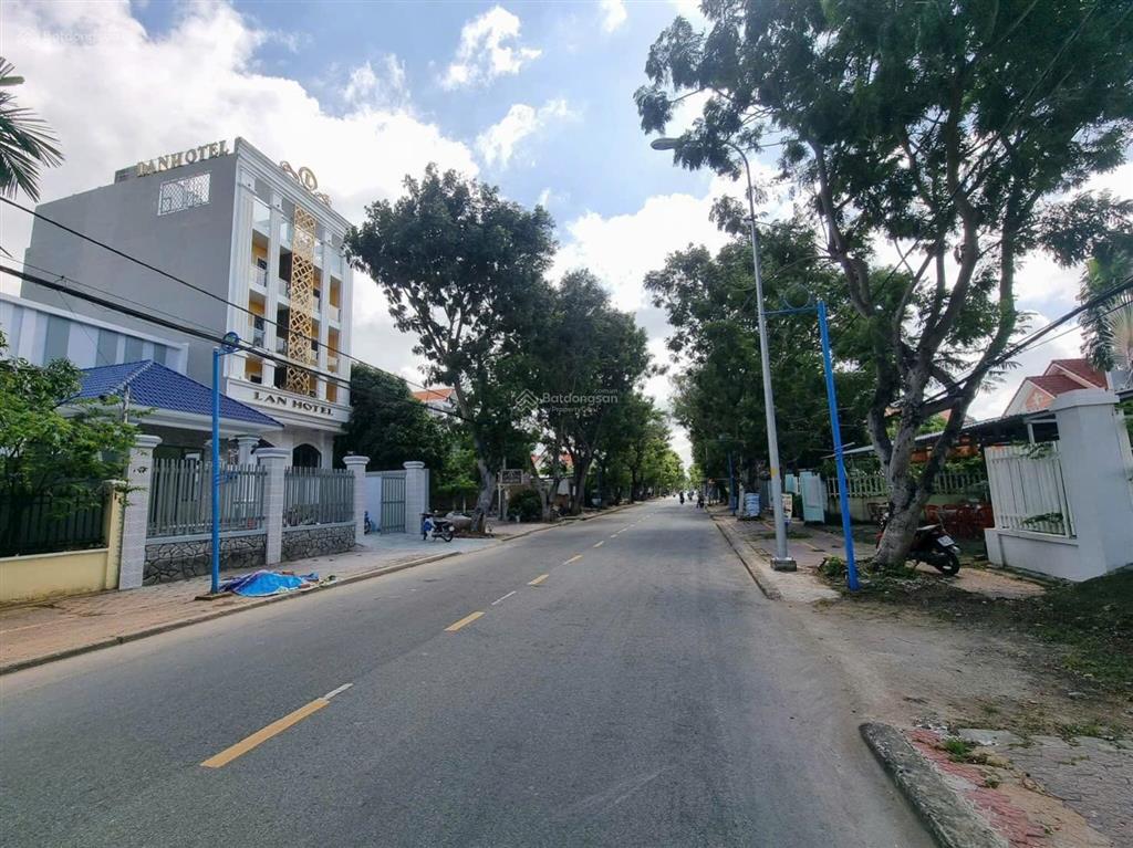 Bán đất mặt tiền đường vỉa hè trần cao vân  phường 9
