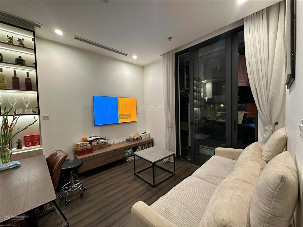 Chính chủ bán chung cư vinhomes symphony, căn 1pn, full nội thất, giá 4,1 tỷ