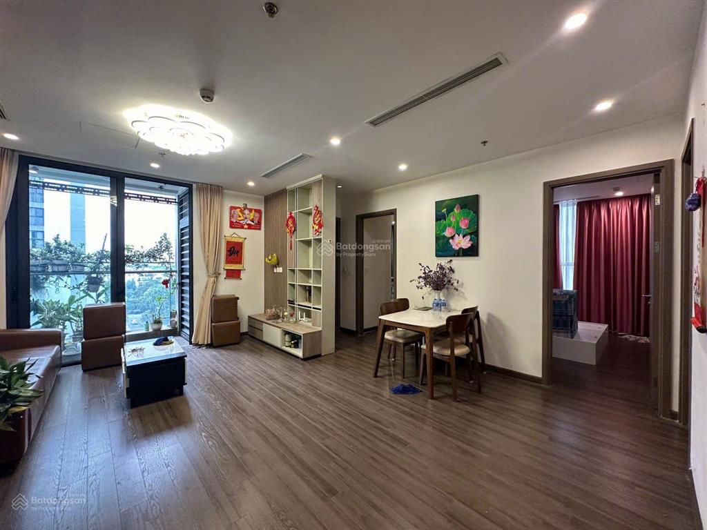 Cho thuê căn góc 2pn, 3pn, full đồ, giá từ 15 tr/tháng  chung cư vinhomes symphony.