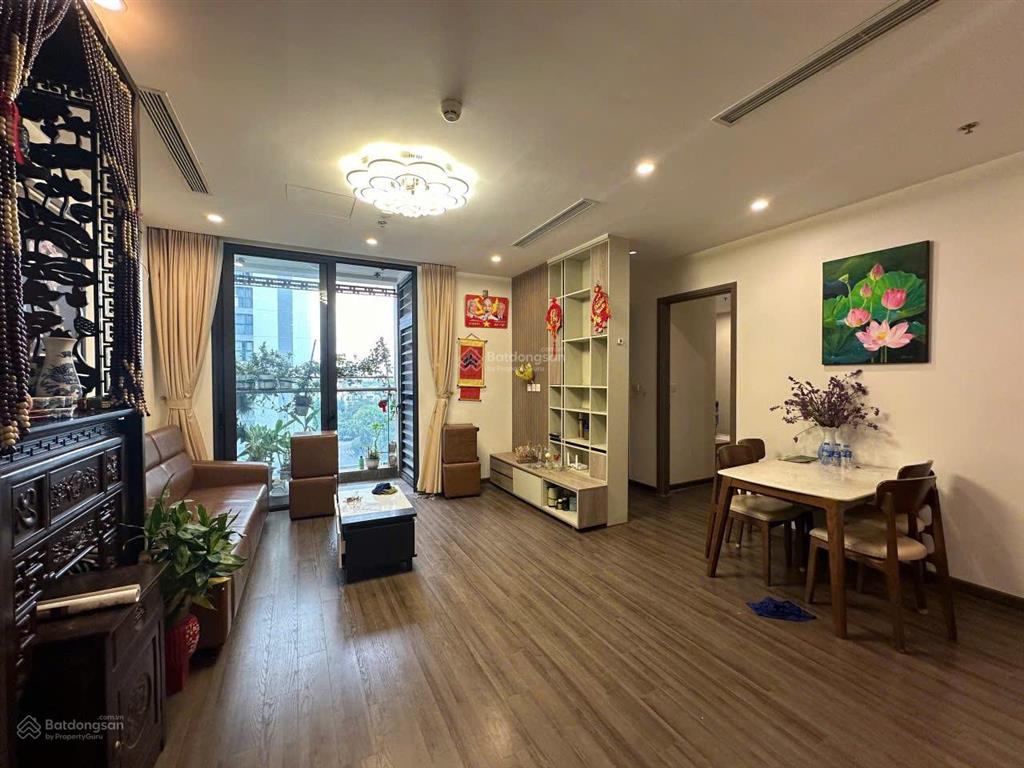 Cho thuê căn góc 2pn, 3pn, full đồ, giá từ 15 tr/tháng  chung cư vinhomes symphony.