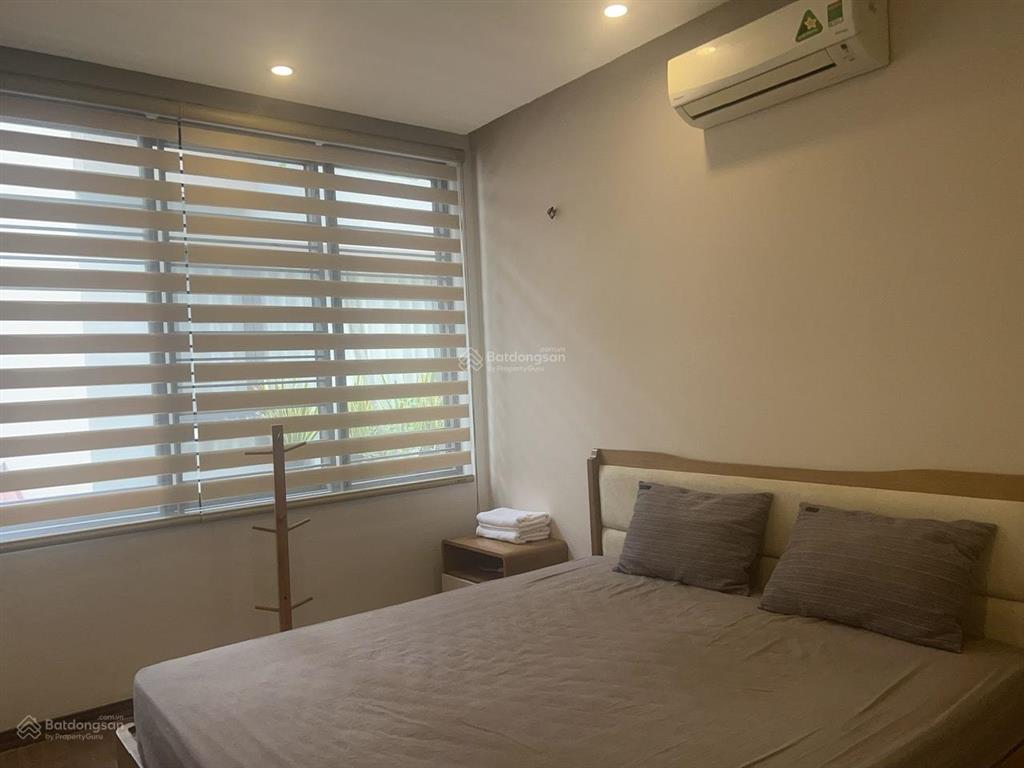 Cho thuê nhà nguyên căn, cạnh sân golf him lam long biên, nội thất xịn, 4pn, giá 2x tr/m2
