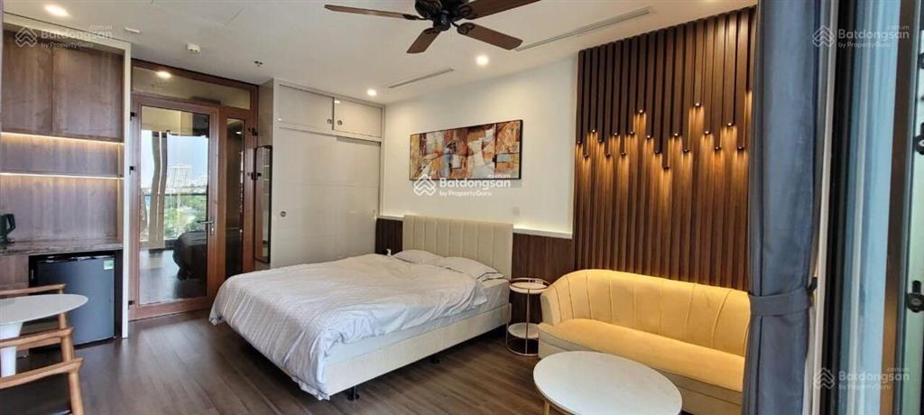 Cho thuê căn hộ studio vinhomes symphony. giá 8.5 tr view công viên khủng long