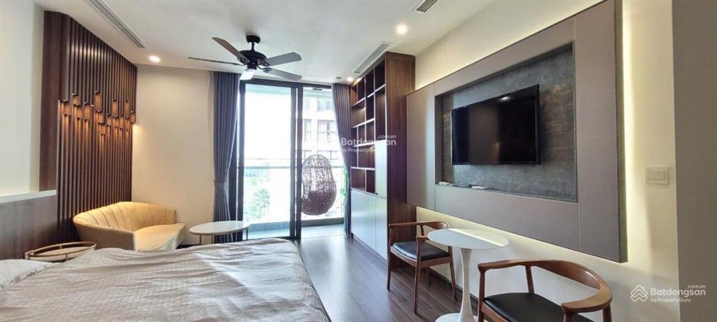 Cho thuê căn hộ studio vinhomes symphony. giá 8.5 tr view công viên khủng long