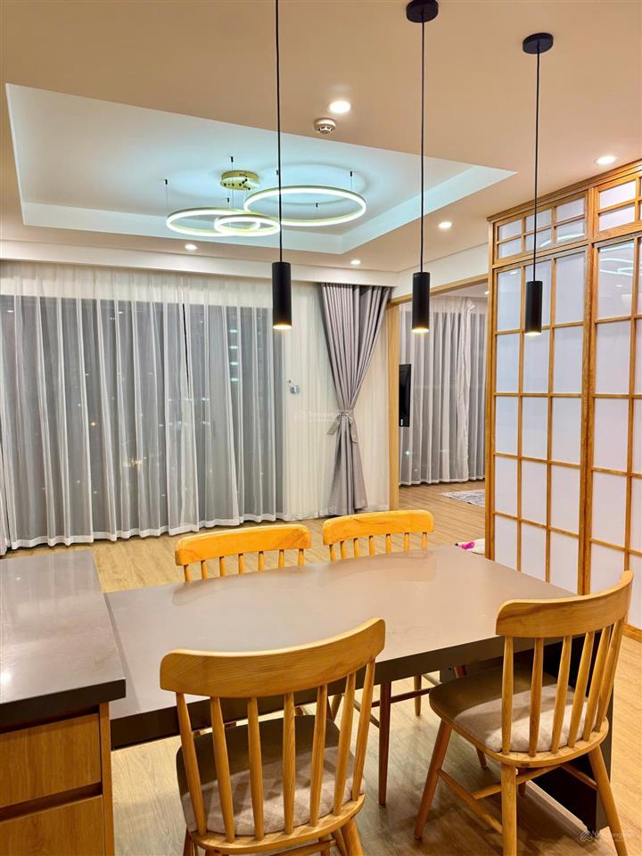 Cho thuê căn 2 ngủ minato siêu rộng