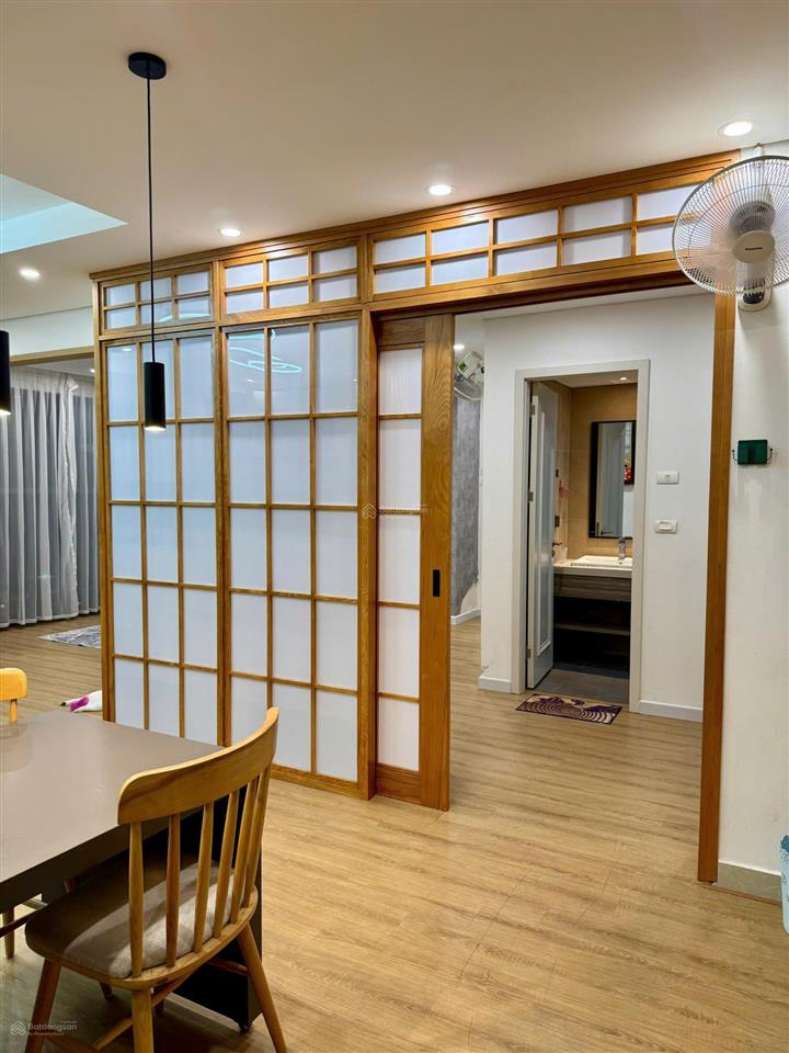 Cho thuê căn 2 ngủ minato siêu rộng