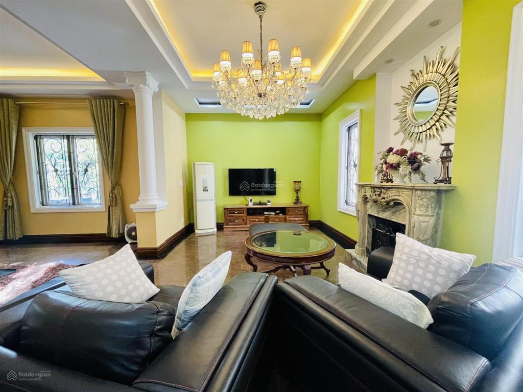 Cho thuê căn biệt thự sân vườn khu sao đỏ
