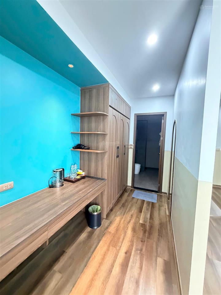 Cho thuê nguyên căn shophouse vinhomes vũ yên