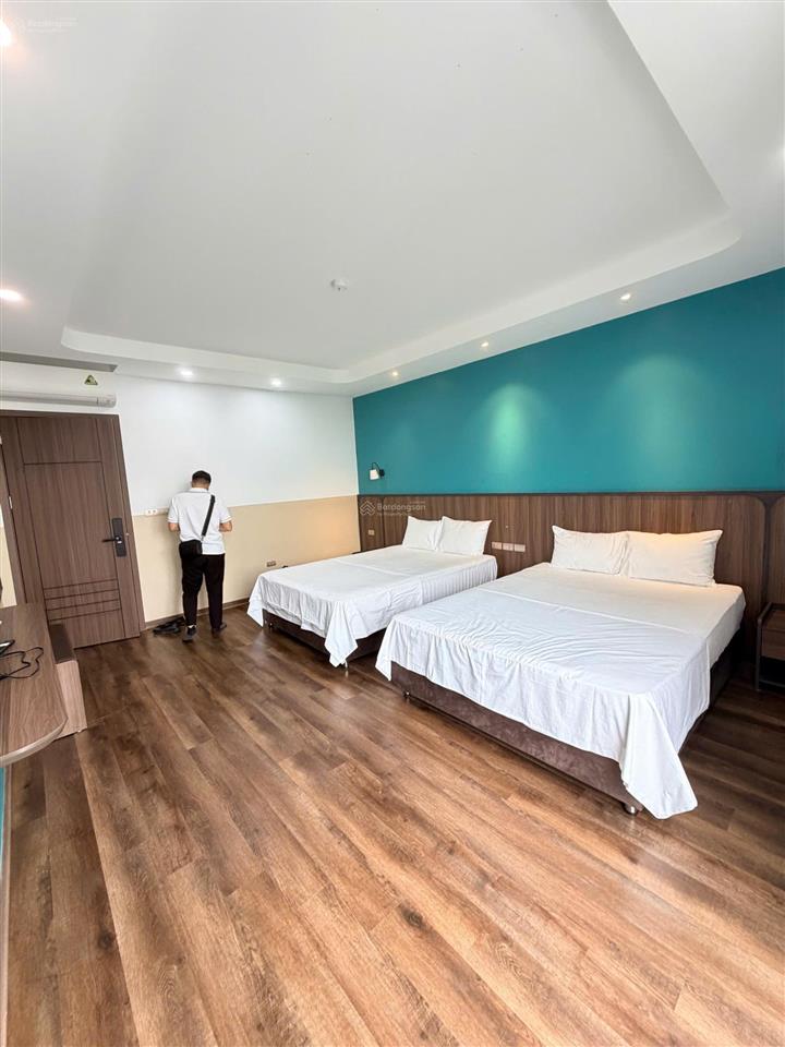Cho thuê nguyên căn shophouse vinhomes vũ yên