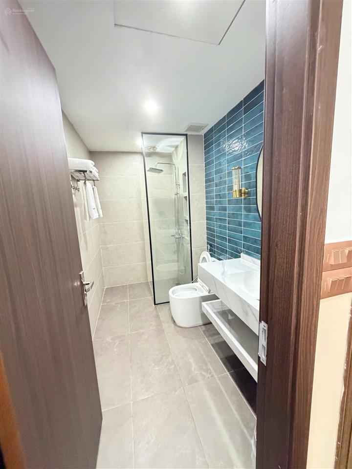 Cho thuê nguyên căn shophouse vinhomes vũ yên