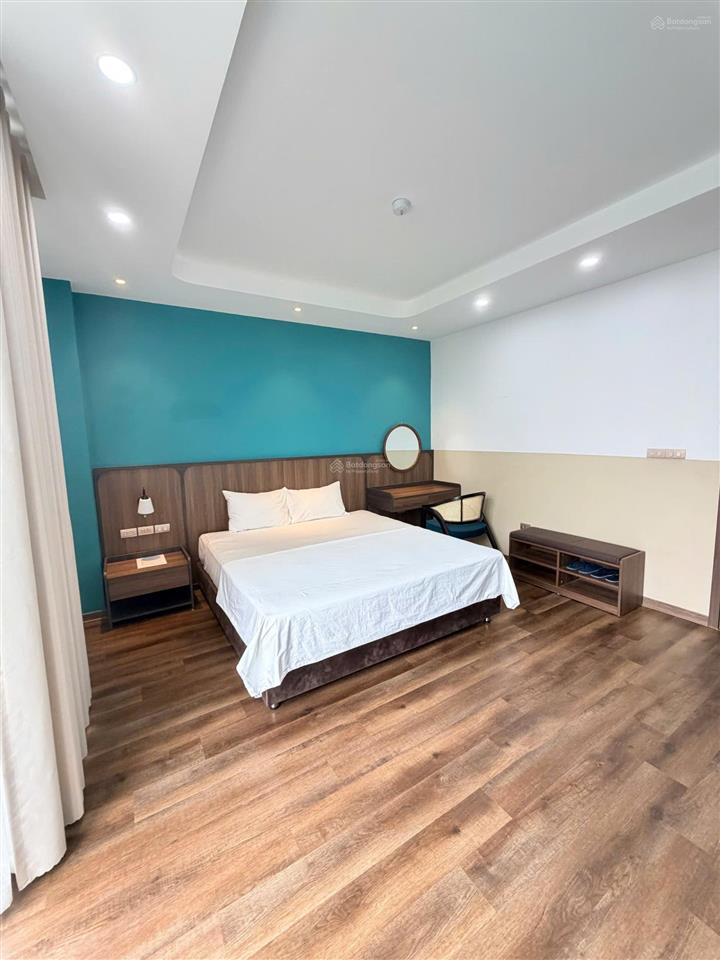 Cho thuê nguyên căn shophouse vinhomes vũ yên