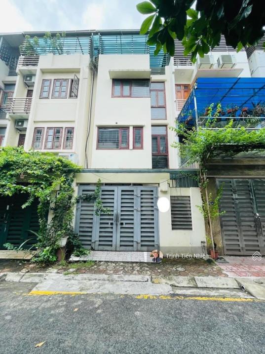 Bán liền kề 183 Hoàng Văn Thái cực đẹp view hồ Đầm Hồng 84m2