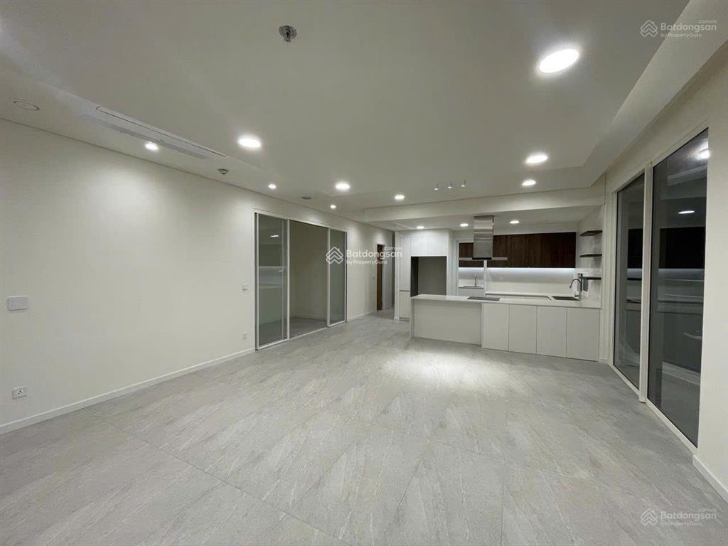 Căn 2 phòng ngủ chủ cần bán gấp trong tháng 8. giá tốt