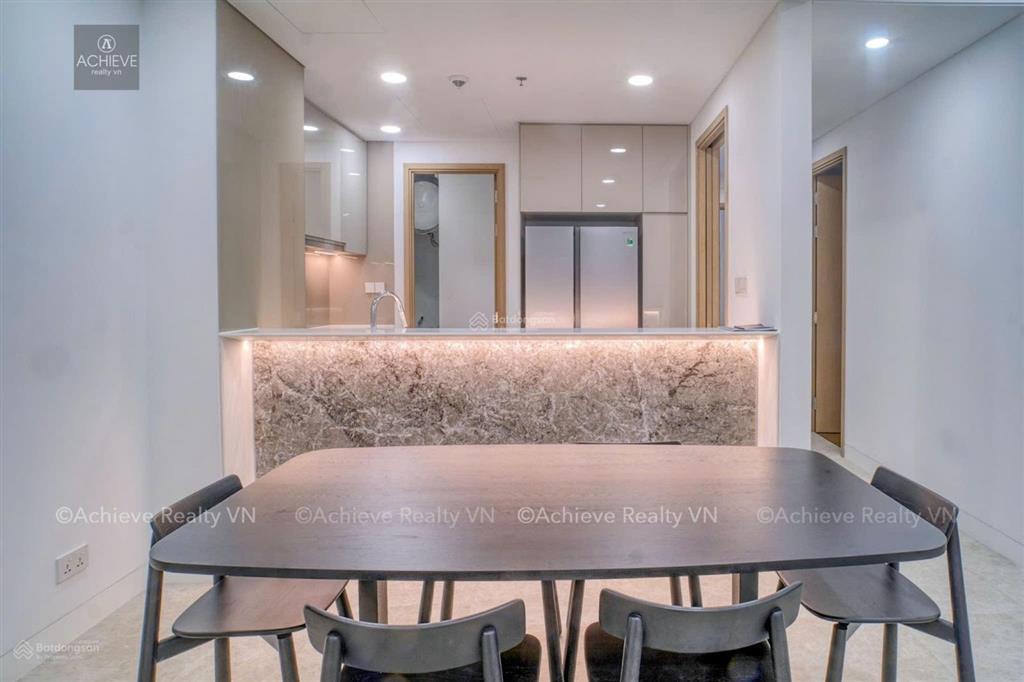 Căn 3 phòng ngủ view sông quận 1 & nội khu. chủ cần bán gấp trong tháng 7 giá cực tốt.