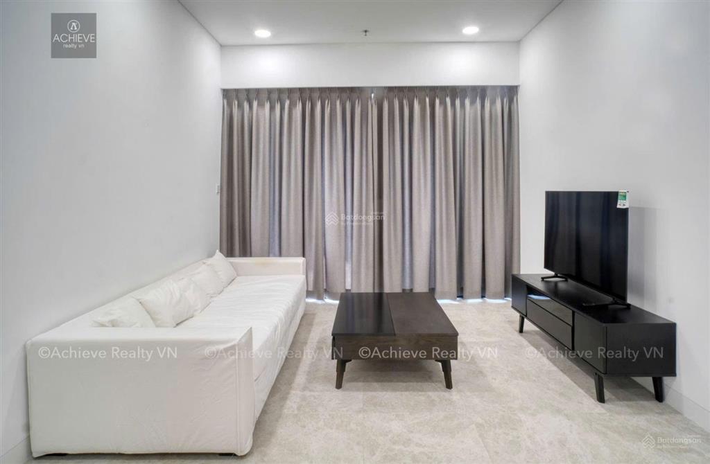 Căn 3 phòng ngủ view sông quận 1 & nội khu. chủ cần bán gấp trong tháng 7 giá cực tốt.