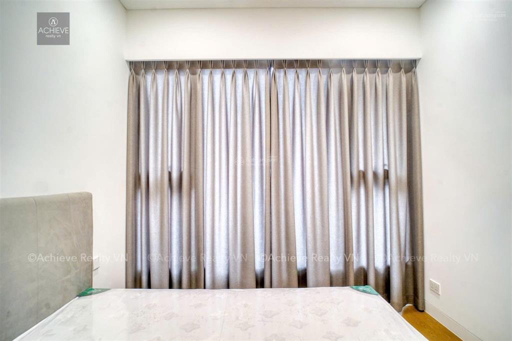 Căn 3 phòng ngủ view sông quận 1 & nội khu. chủ cần bán gấp trong tháng 7 giá cực tốt.