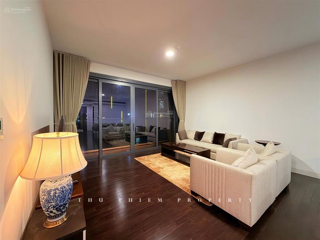 Cove residences chủ gửi bán siêu phẩm 3pn view sông quận 1.