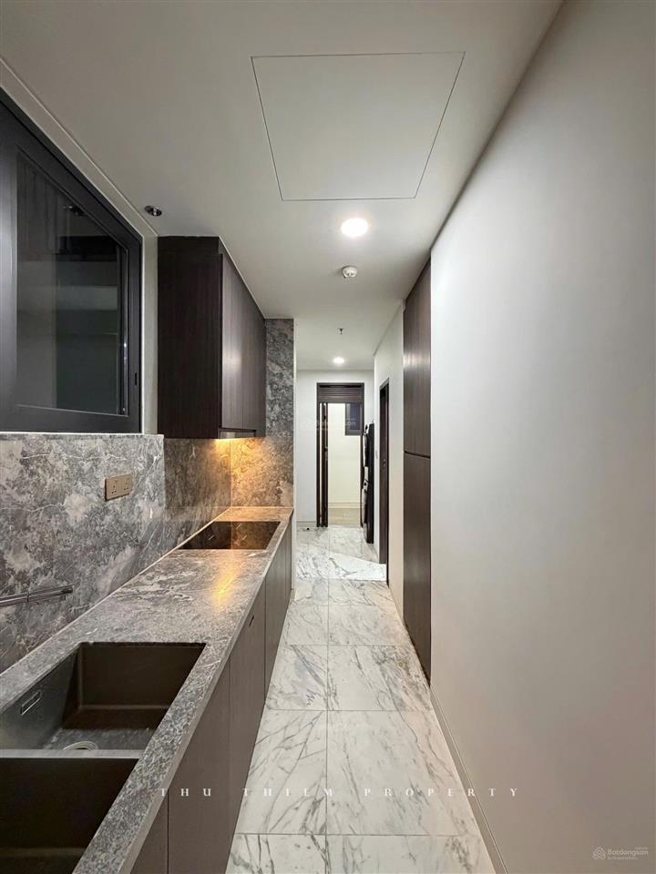 Cove residences chủ gửi bán siêu phẩm 3pn view sông quận 1.