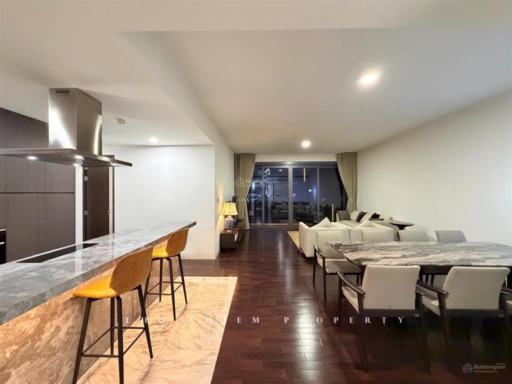 Cove residences chủ gửi bán siêu phẩm 3pn view sông quận 1.