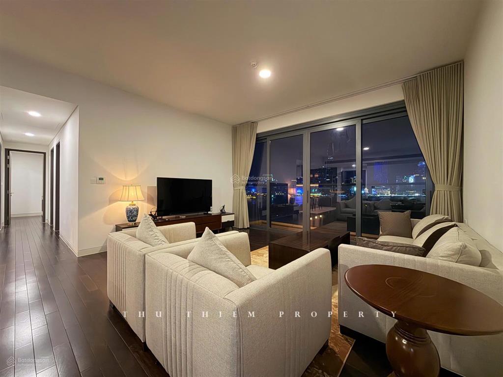 Cove residences chủ gửi bán siêu phẩm 3pn view sông quận 1.
