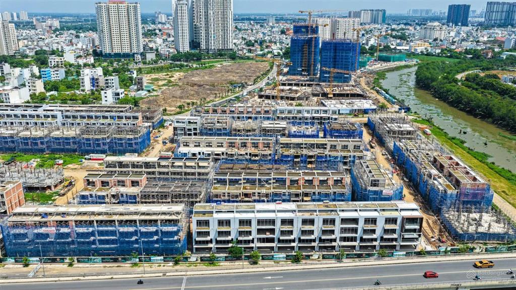 Senturia an phú chủ gửi bán căn shophouse giá cực tốt