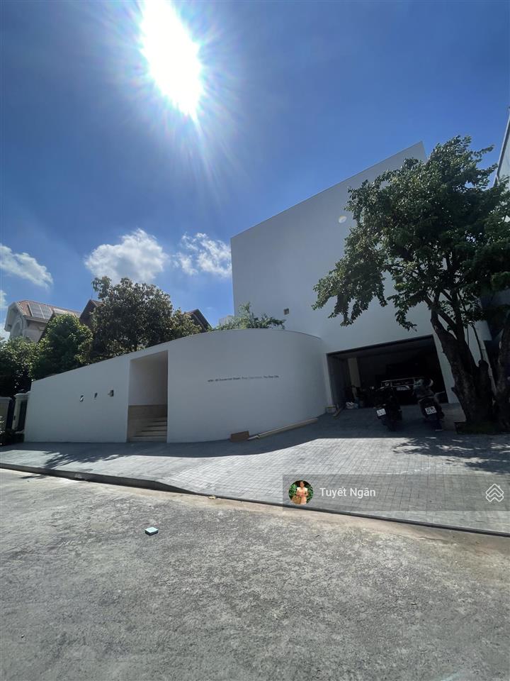Bán biệt thự compound thảo điền, quận 2  450m2  100 tỷ  hdt 5.500$/tháng  nhà đẹp vào ở ngay