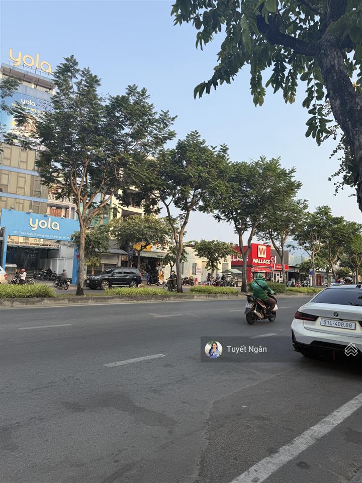 Bán toà nhà trần não quận 2  550 triệu/m2 sẵn kết cấu ~ 3000m2 sàn