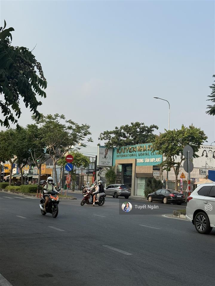 Bán toà nhà trần não quận 2  550 triệu/m2 sẵn kết cấu ~ 3000m2 sàn