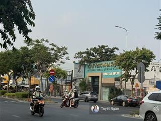 Bán toà nhà trần não quận 2  550 triệu/m2 sẵn kết cấu ~ 3000m2 sàn