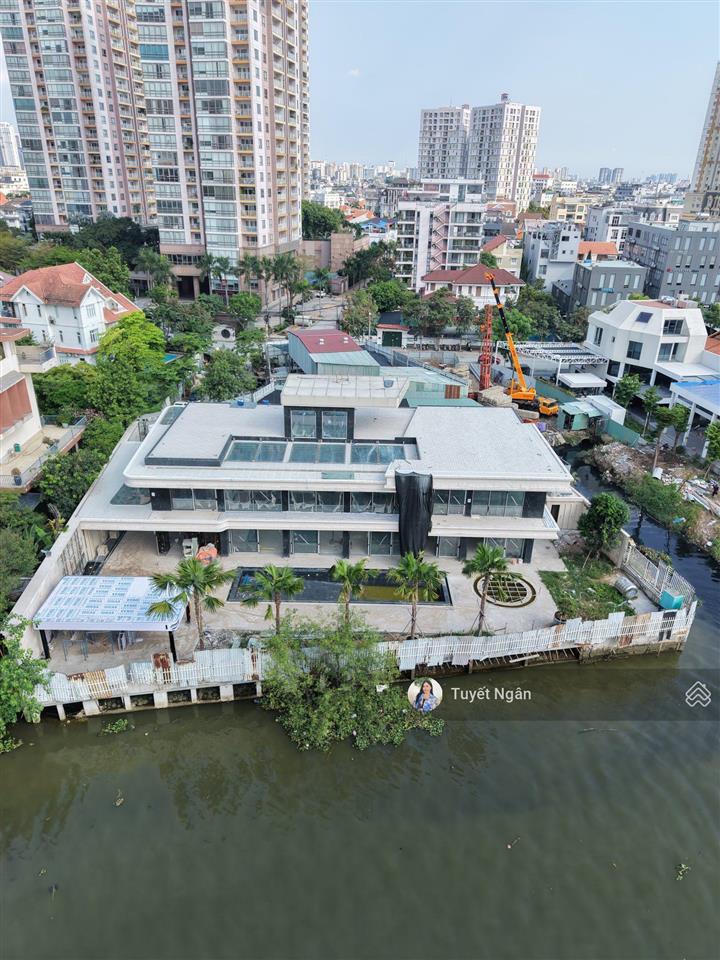 Biệt thự trực diện sông bến du thuyền, thảo điền quận 2  1.100m2  giá thương lượng  450 triệu/th