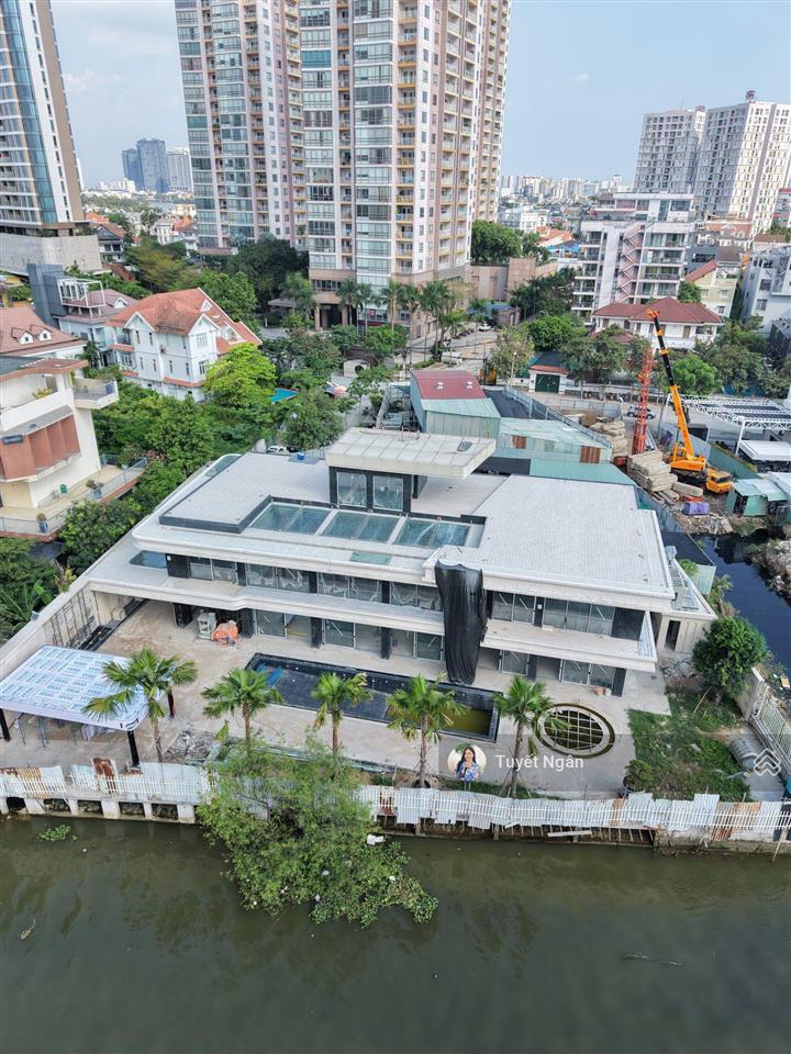 Biệt thự trực diện sông bến du thuyền, thảo điền quận 2  1.100m2  giá thương lượng  450 triệu/th