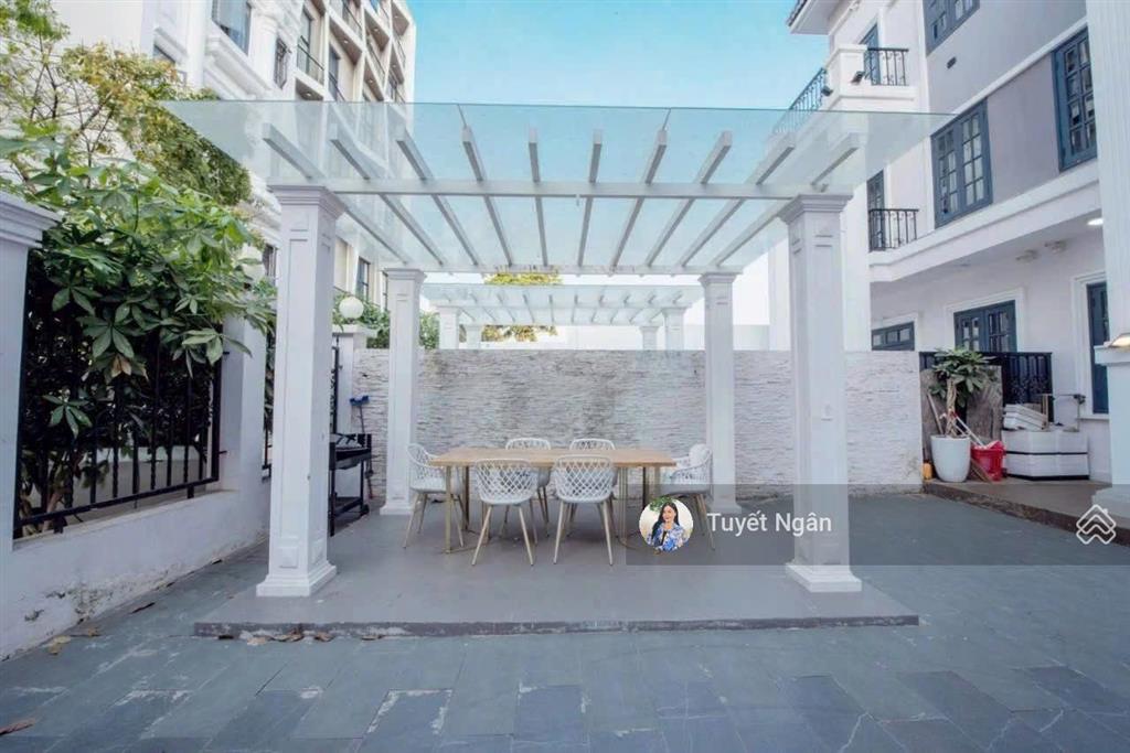 Giảm 15 tỷ ~ bán biệt thự ngay cách mạng tháng 8  330m2 hầm 4 tầng (thang máy) nhà đẹp vào ở ngay