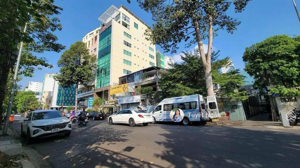 Bán khuôn đất thảo điền, quận 2  ctxd hầm 7 tầng ~2.350m2 sàn  doanh thu 620 triệu/tháng  525m2