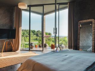 Bán dinh thự trực diện sông, quận 2  1200m²  280 tỷ