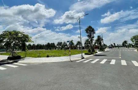 Bán đất tp đồng nai  sát sân bay long thành  mặt đường 45m  giá chỉ 15 triệu/m2  sổ riêng