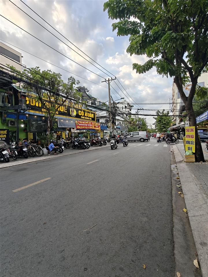 Nhà 2 tầng mặt tiền hẻm 5m đường số 10 tân quy 60m2 ngay làng ẩm thực giá chỉ hơn 7 tỷ
