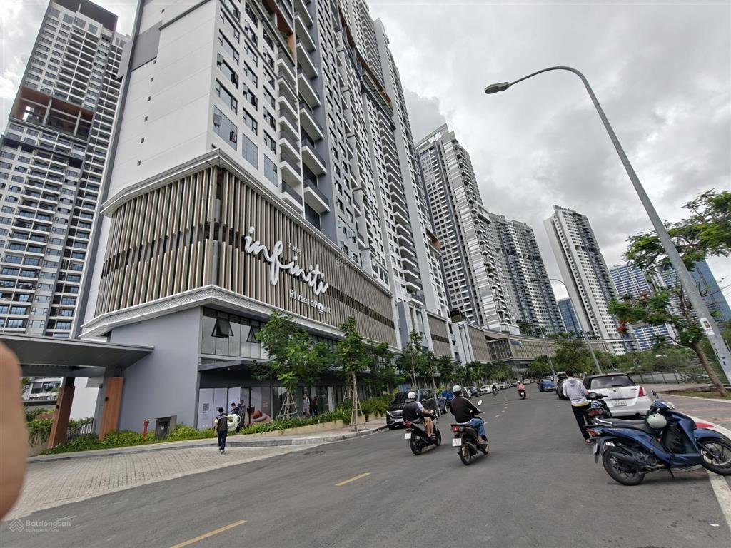 Hiếm bán đất sạch 100 m2 giá chỉ hơn 7 tỷ phú thuận q7 sát bên pmh giá hơn 7 tỷ
