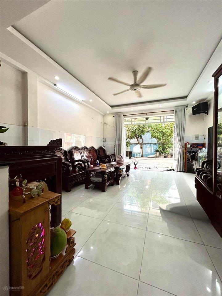 Nhà 2 tầng 68m2 sân rộng 5m sát mt trần xuân soạn tân hưng q7 chỉ 90tr/m2.
