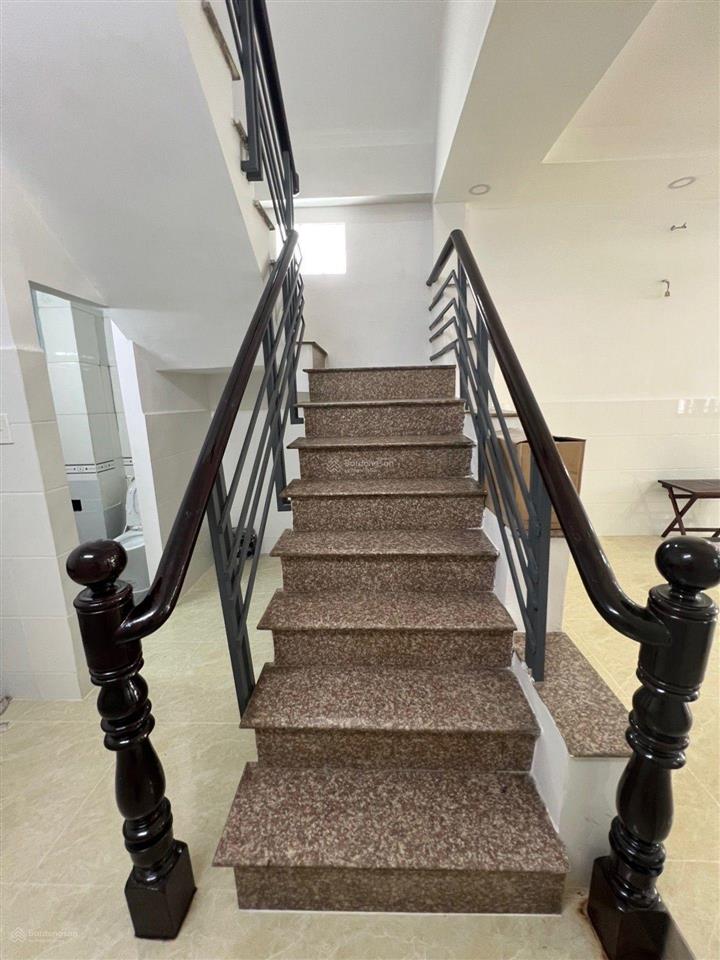 Siêu phẩm nhà 2 tầng mt hẻm nhựa 7m lê văn lương q7 xe hơi ngủ trong nhà chỉ hơn 6 tỷ (còn tl)