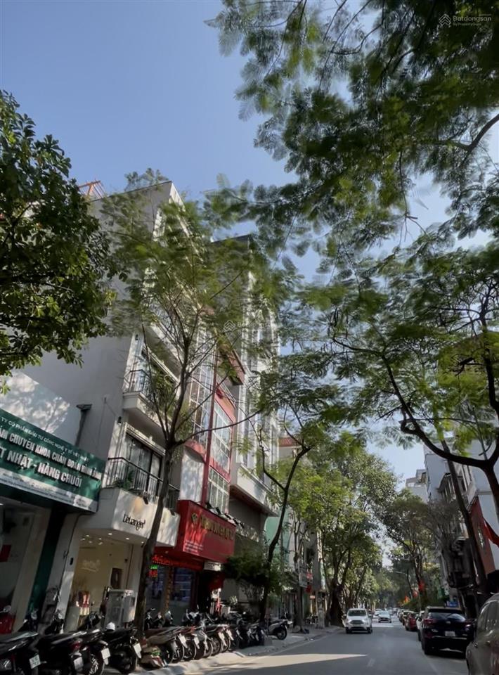 Bán nhà hàng chuối, 76m2, 5 tầng, mặt tiền 6.8m, ba bước ra phố.