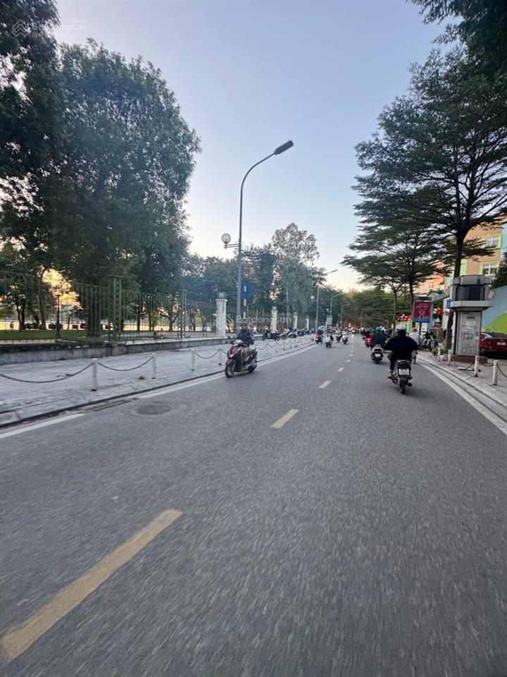 Bán nhà phân lô ô tô hoàng văn thái, 100m2, mặt tiền 5m, siêu gần phố, quy hoạch ổn định!