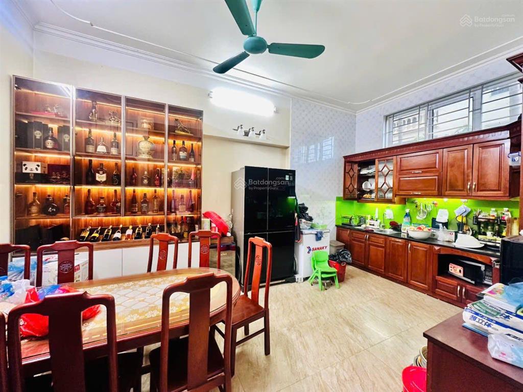 Bán nhà nhật chiêutây hồ, 100m2, 5t, mt 7.9m, ô tô tránh, 30m ra phố!